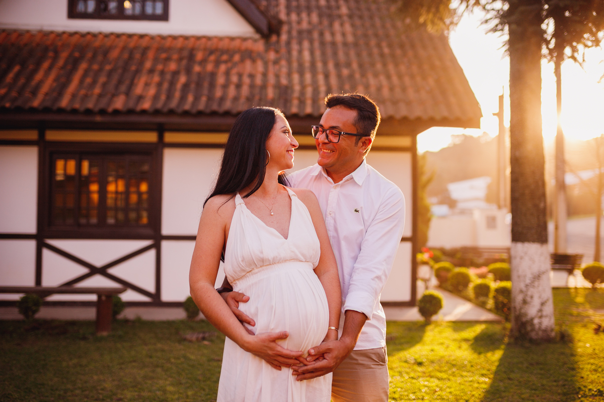 Fotografa familia curitiba - ensaio externo por do sol gestante 