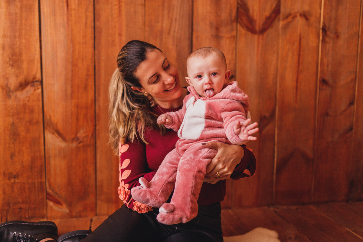 Fotografa familia Curitiba - ensaio estúdio bebe menina 