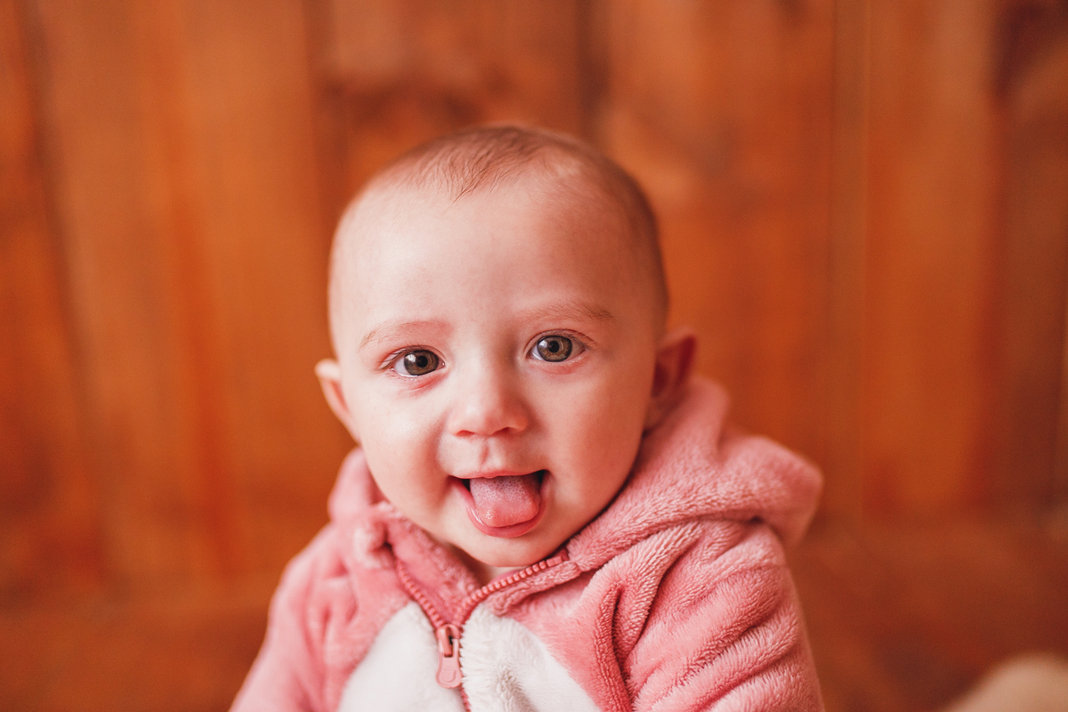 Fotografa familia Curitiba - ensaio estúdio bebe menina 