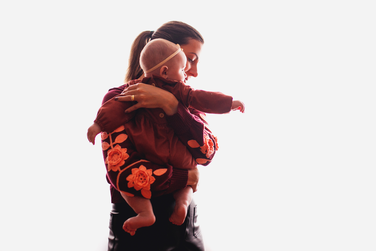 Fotografa familia Curitiba - ensaio estúdio bebe menina 