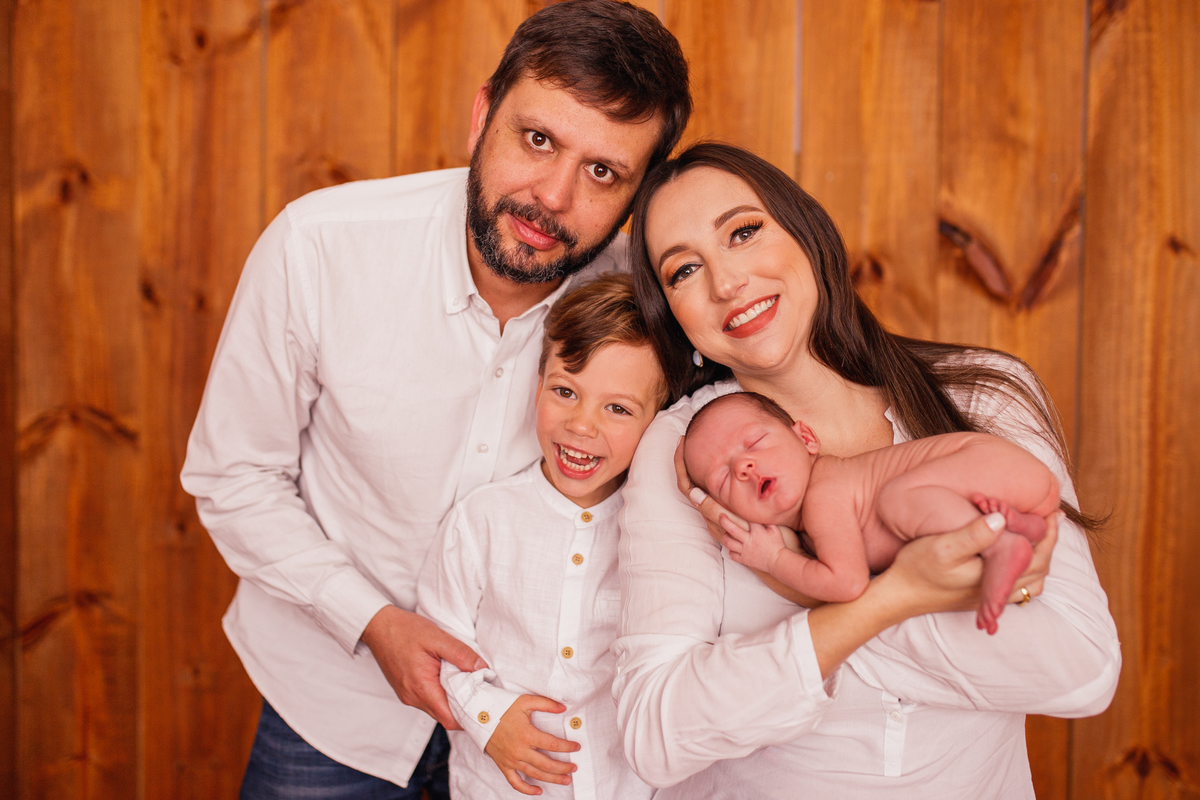 Fotografa familia Curitiba - Ensaio newborn estudio bebe menino
