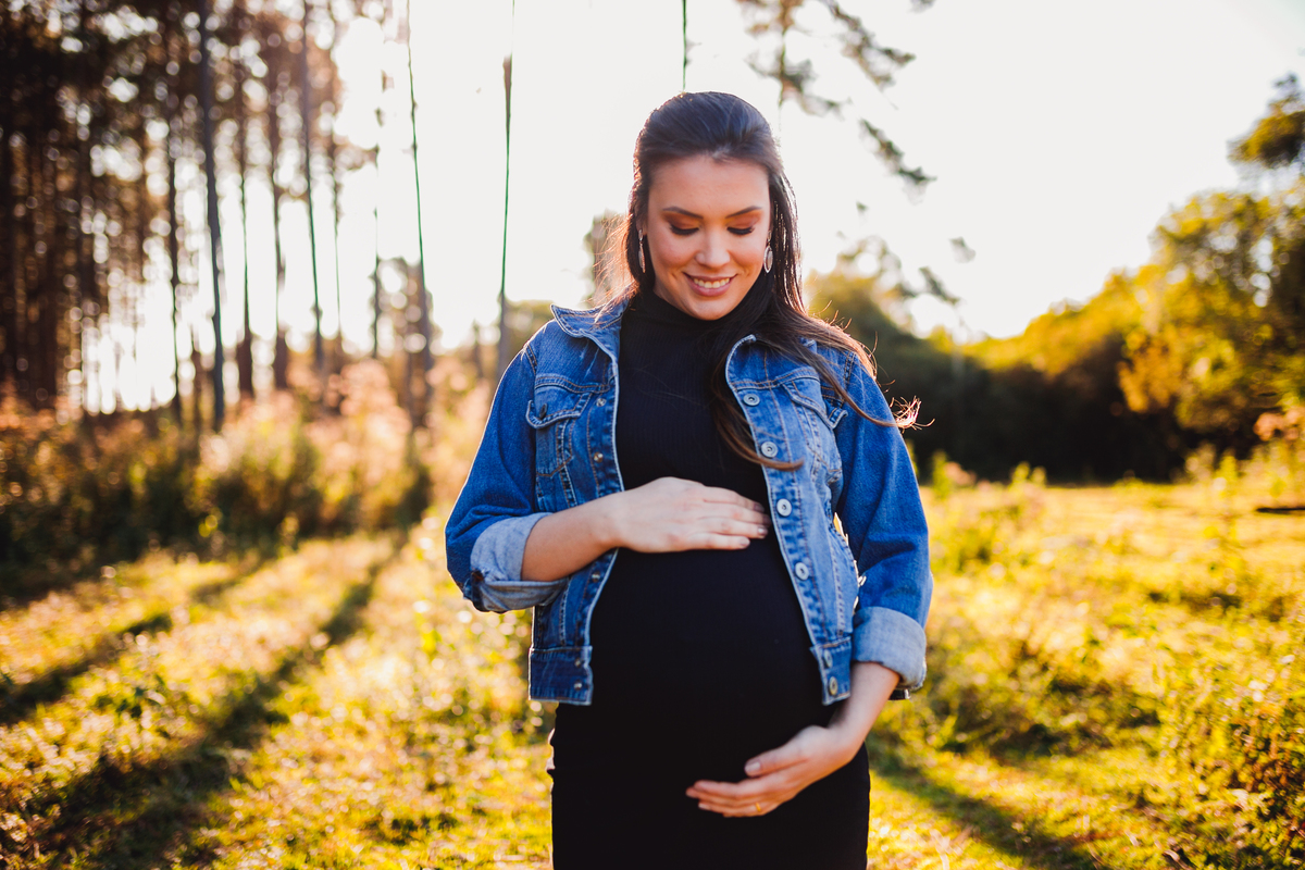 Fotografa familia Curitiba - lifestyle ensaio externo gestante bebe menino casal