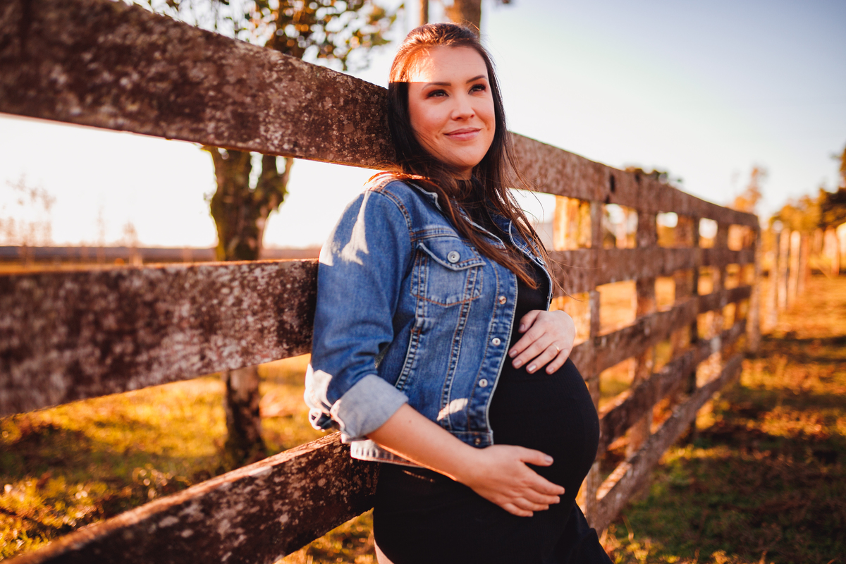 Fotografa familia Curitiba - lifestyle ensaio externo gestante bebe menino casal
