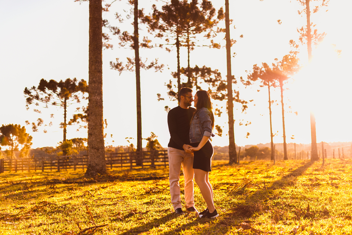 Fotografa familia Curitiba - lifestyle ensaio externo gestante bebe menino casal