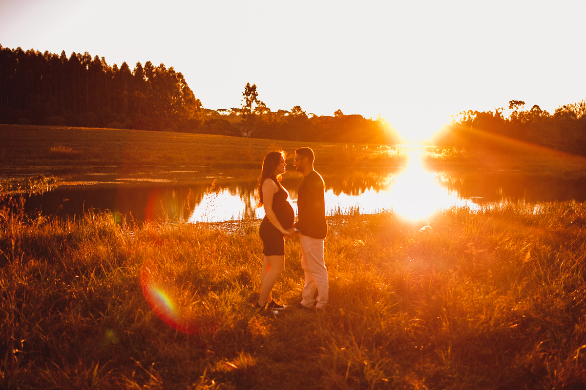 Fotografa familia Curitiba - lifestyle ensaio externo gestante bebe menino casal