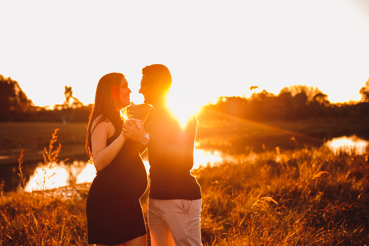 Fotografa familia Curitiba - lifestyle ensaio externo gestante bebe menino casal