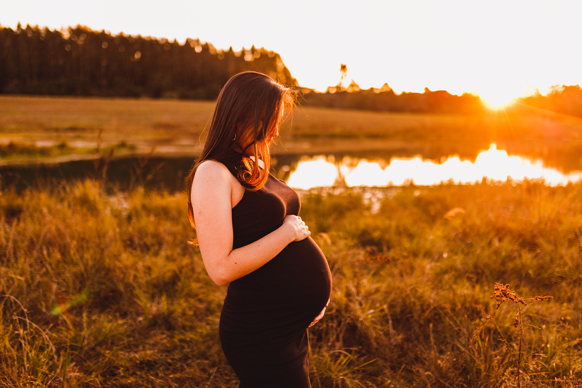 Fotografa familia Curitiba - lifestyle ensaio externo gestante bebe menino casal