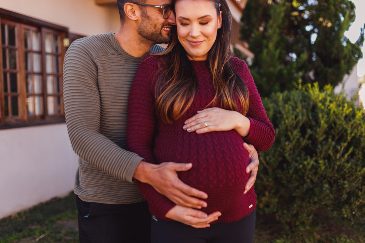 Fotografa familia Curitiba - lifestyle ensaio externo gestante bebe menino casal