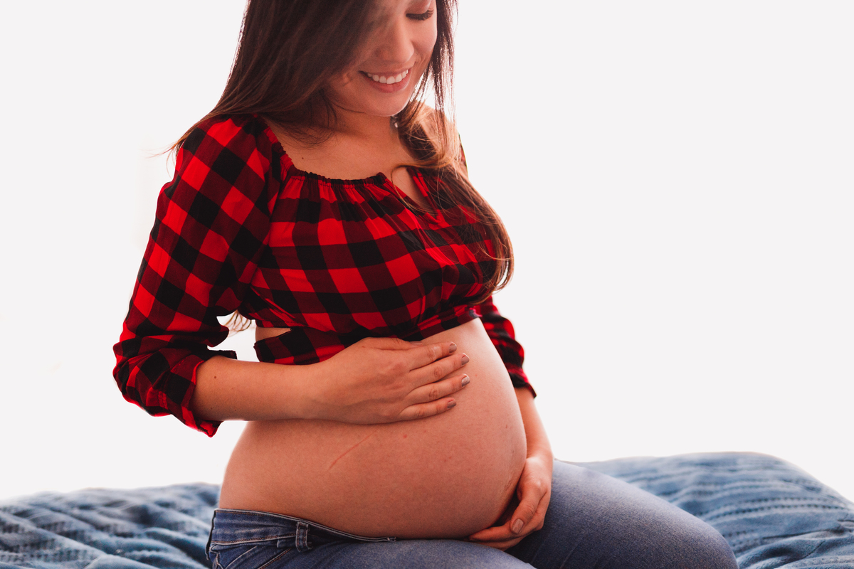 Fotografa familia Curitiba - lifestyle ensaio externo gestante bebe menino casal