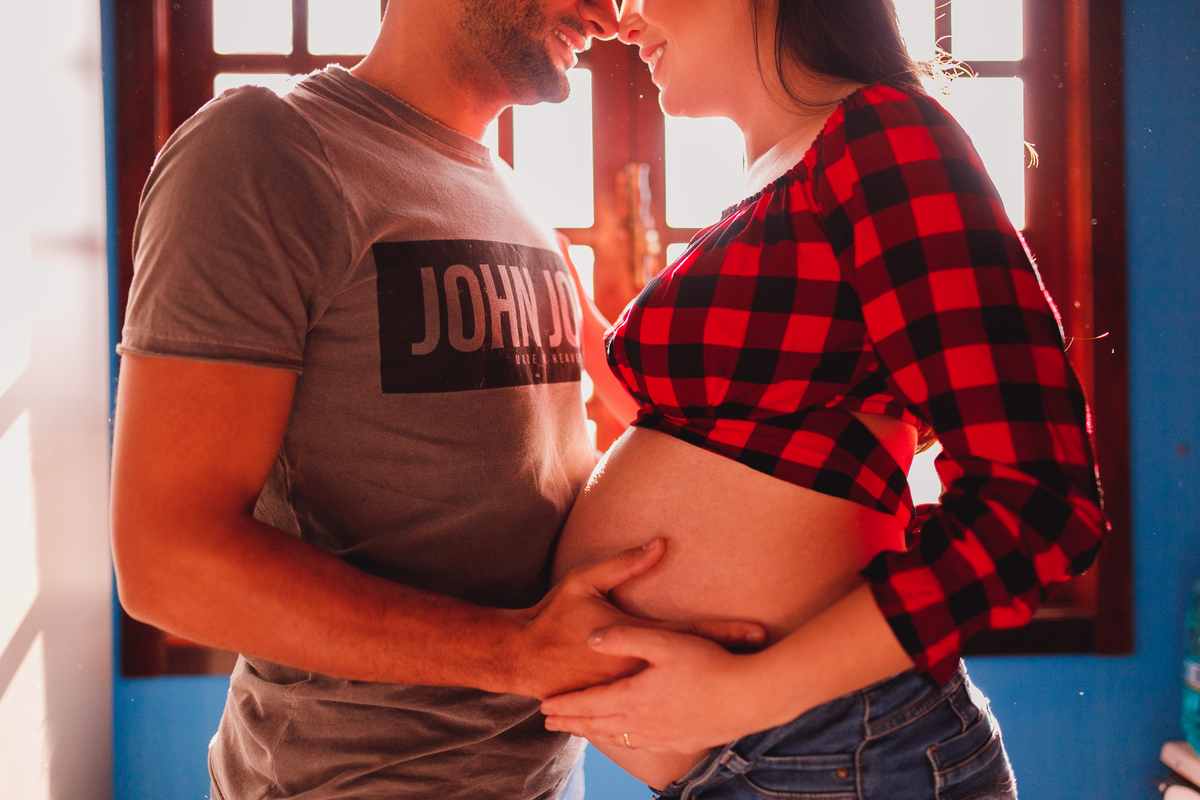 Fotografa familia Curitiba - lifestyle ensaio externo gestante bebe menino casal