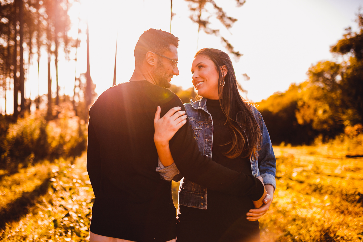 Fotografa familia Curitiba - lifestyle ensaio externo gestante bebe menino casal