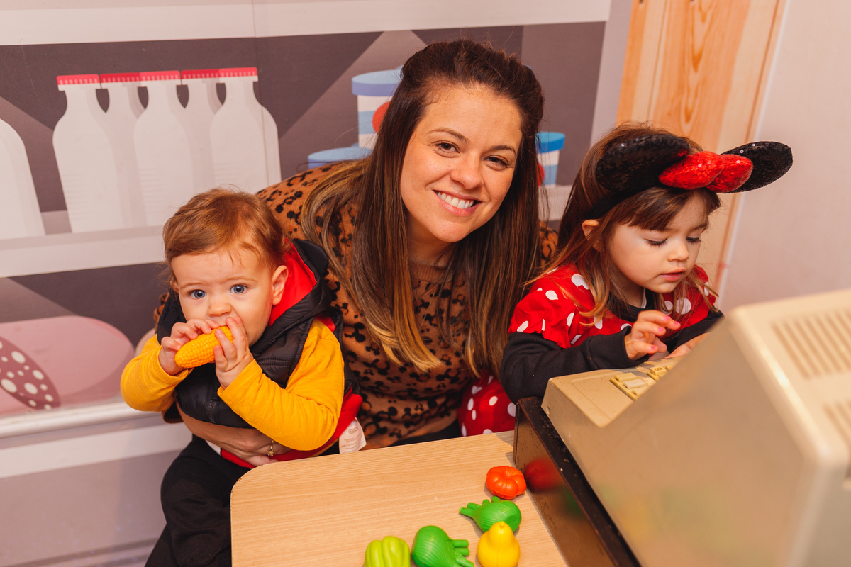 Fotografa familia Curitiba - aniversário Mickey Minnie menina menino Buffet fun jungle 