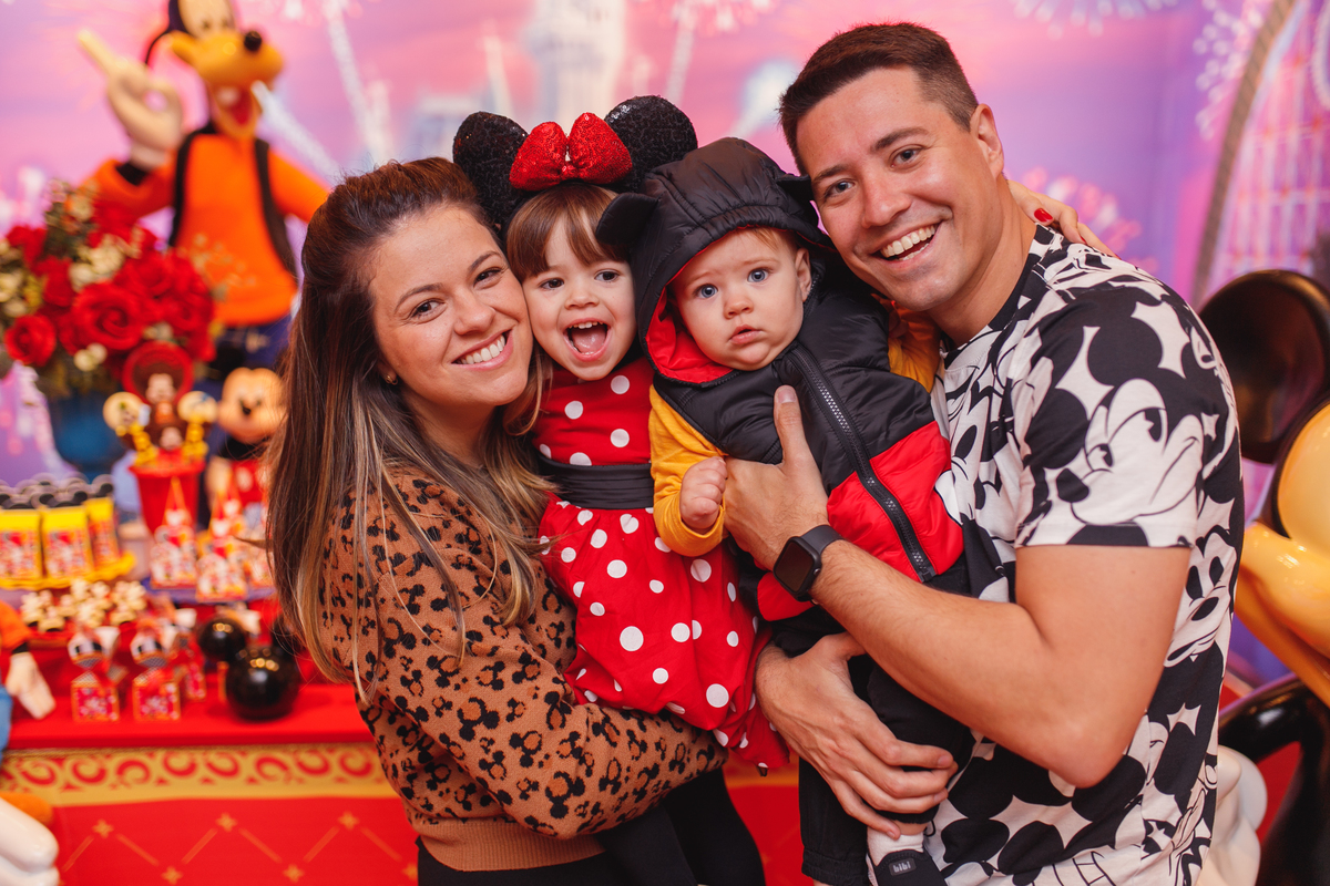 Fotografa familia Curitiba - aniversário Mickey Minnie menina menino Buffet fun jungle 