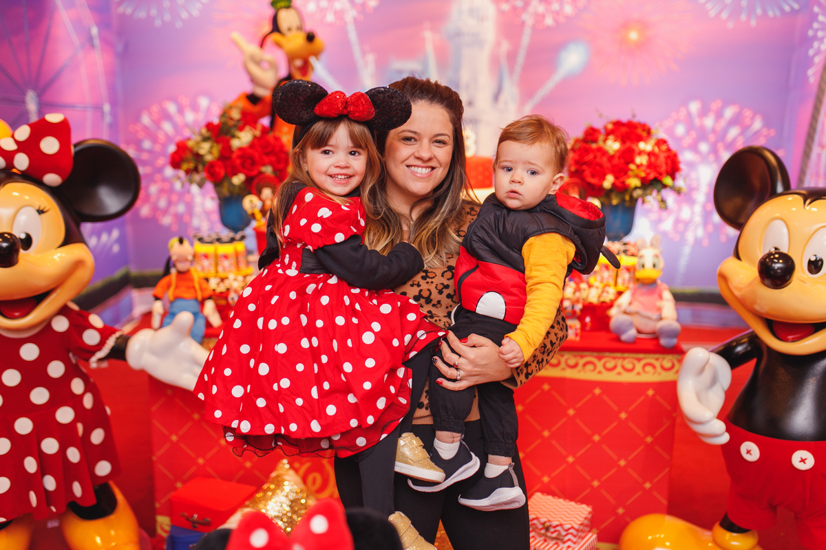 Fotografa familia Curitiba - aniversário Mickey Minnie menina menino Buffet fun jungle 