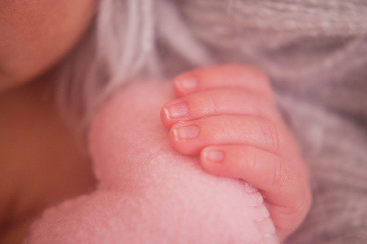 fotografa familia curitiba - ensaio no estudio bebe 14 dias menina 