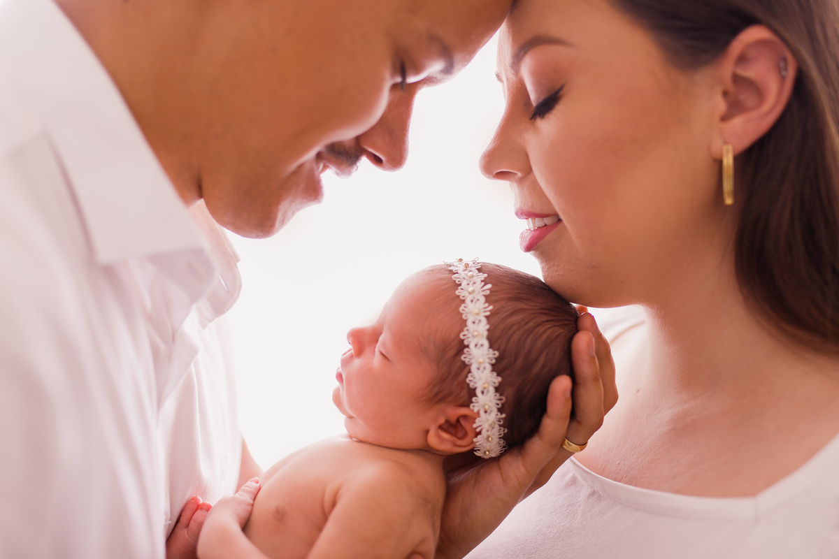 fotografa familia curitiba - ensaio no estudio bebe 14 dias menina 