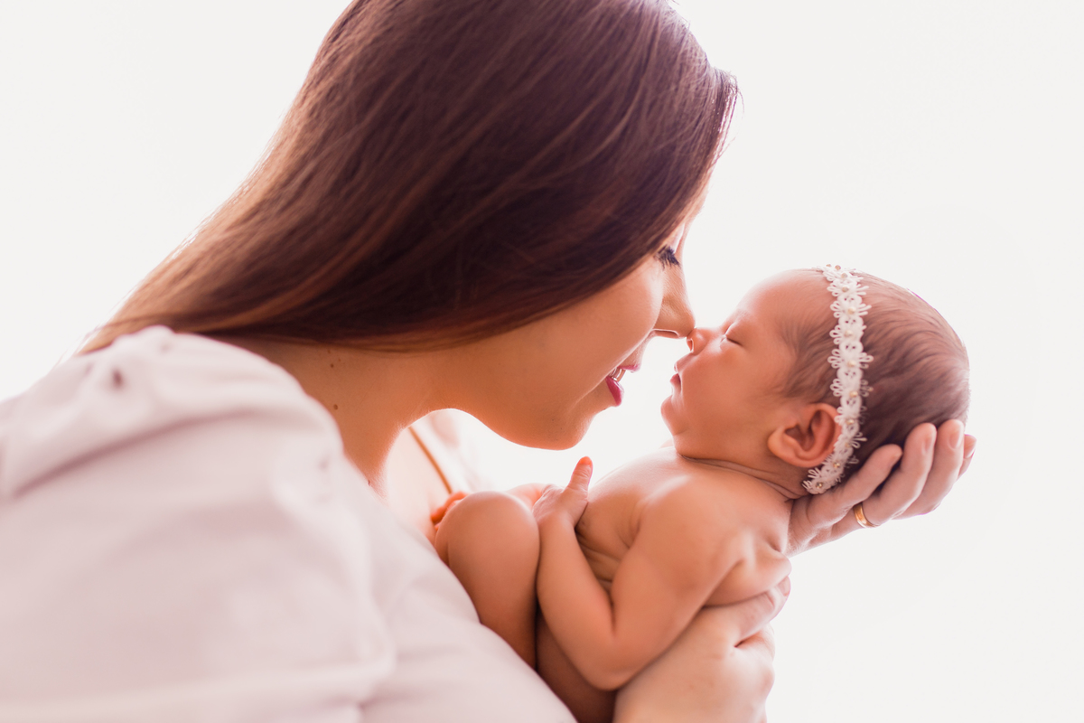 fotografa familia curitiba - ensaio no estudio bebe 14 dias menina 