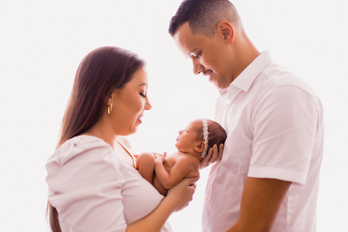 fotografa familia curitiba - ensaio no estudio bebe 14 dias menina 