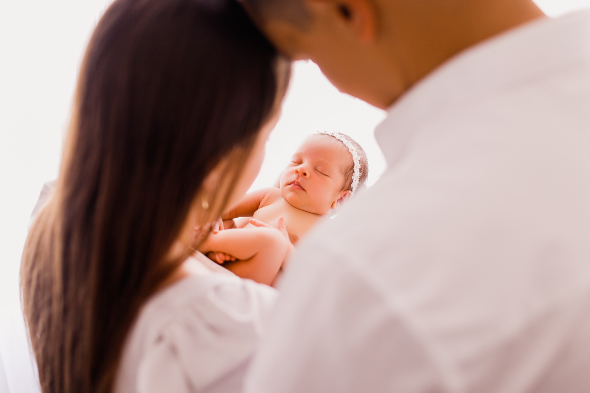 fotografa familia curitiba - ensaio no estudio bebe 14 dias menina 