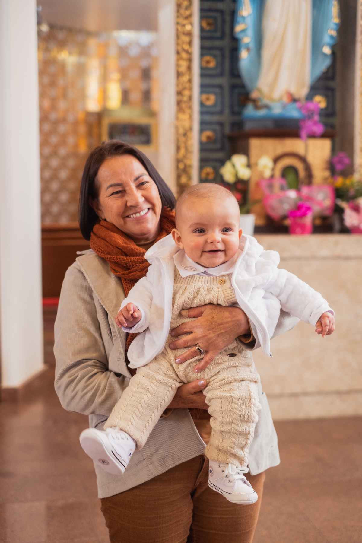 Fotografa Família Curitiba - Batizado menino igreja católica 