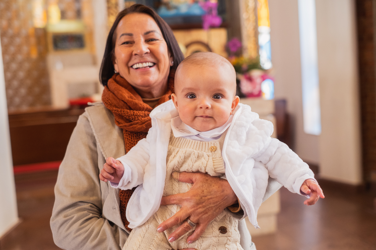 Fotografa Família Curitiba - Batizado menino igreja católica 