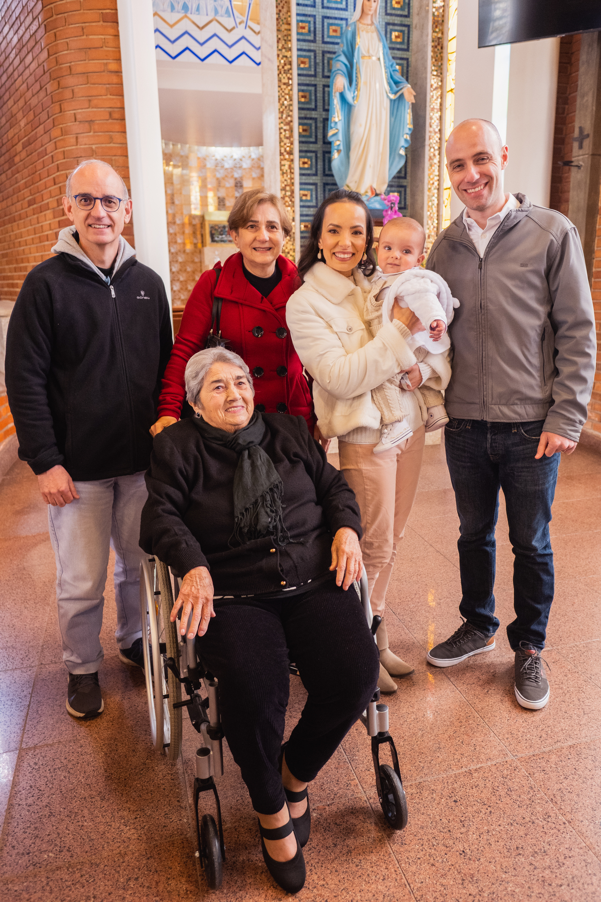 Fotografa Família Curitiba - Batizado menino igreja católica 