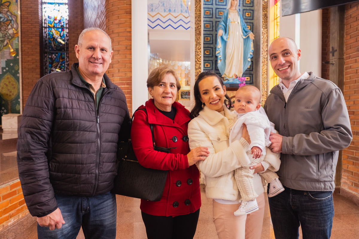 Fotografa Família Curitiba - Batizado menino igreja católica 