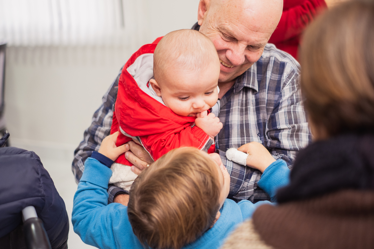Fotografa Família Curitiba - Batizado menino igreja católica 