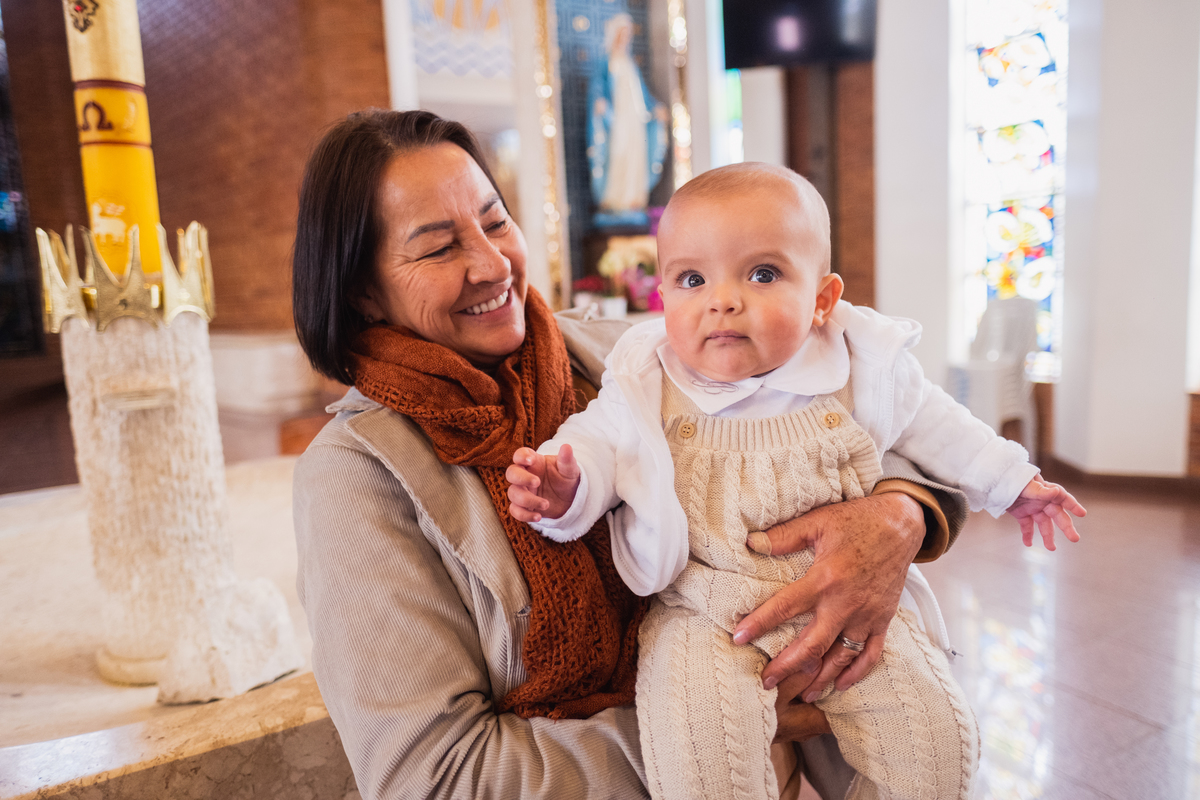 Fotografa Família Curitiba - Batizado menino igreja católica 