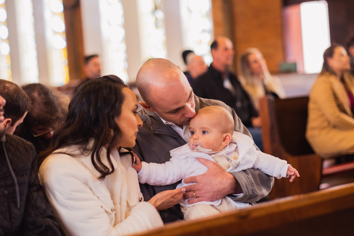 Fotografa Família Curitiba - Batizado menino igreja católica 
