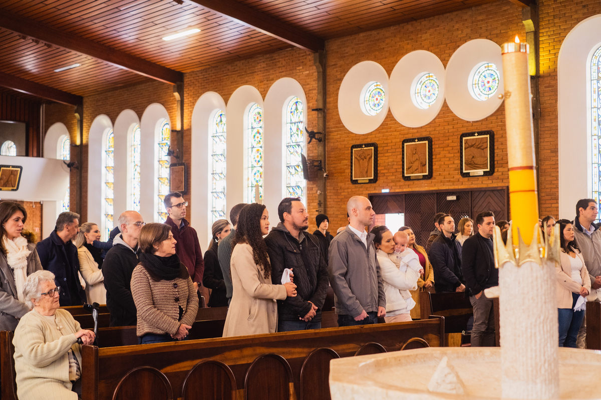 Fotografa Família Curitiba - Batizado menino igreja católica 
