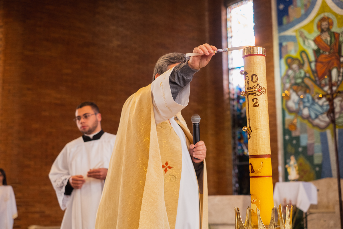 Fotografa Família Curitiba - Batizado menino igreja católica 