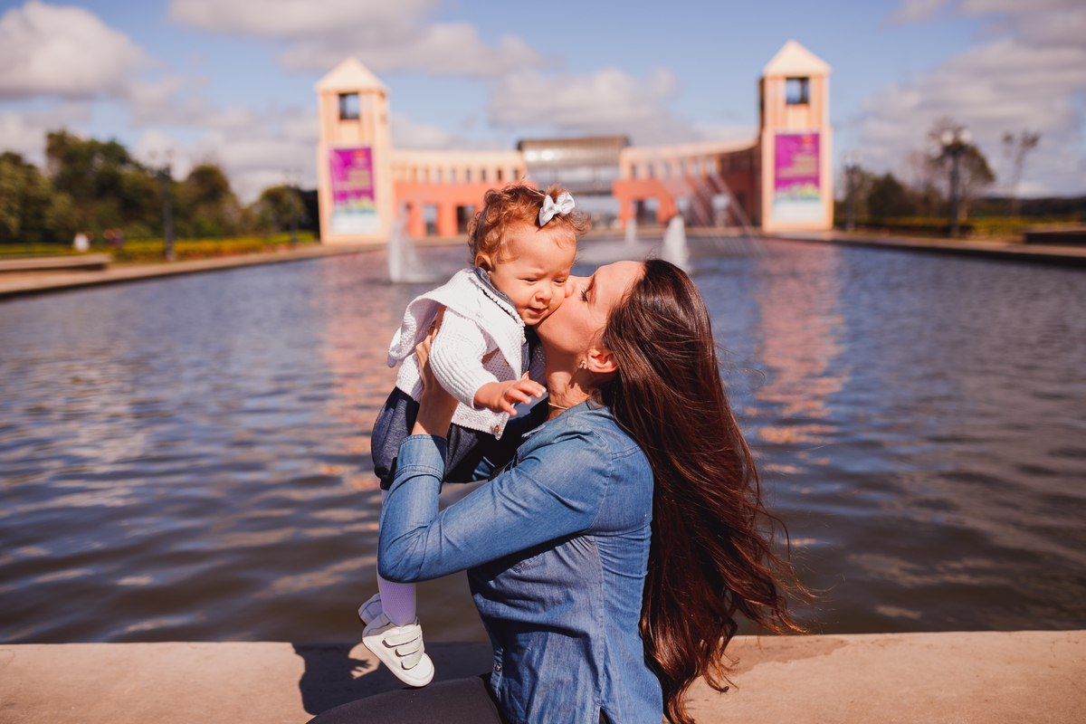 Fotografa familia Curitiba - Parque Tangua ensaio bebe menina 