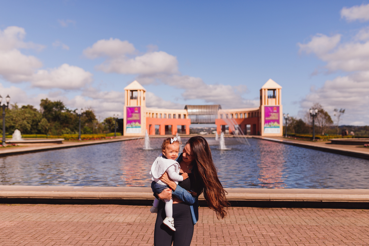 Fotografa familia Curitiba - Parque Tangua ensaio bebe menina 