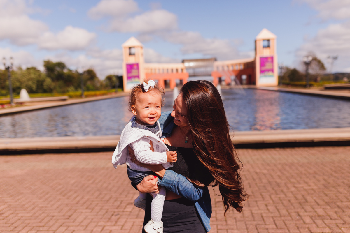 Fotografa familia Curitiba - Parque Tangua ensaio bebe menina 