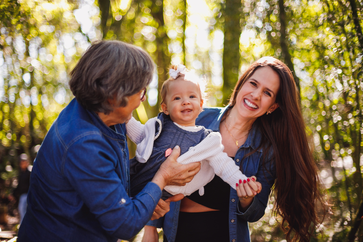 Fotografa familia Curitiba - Parque Tangua ensaio bebe menina 