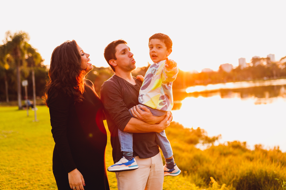 Fotografa família Curitiba - Ensaio externo gestante bacacheri aniversário infantil menino 