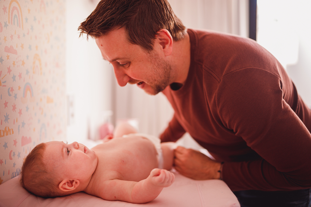Fotografa familia Curitiba - life style menina Irmãs ensaio externo camomila