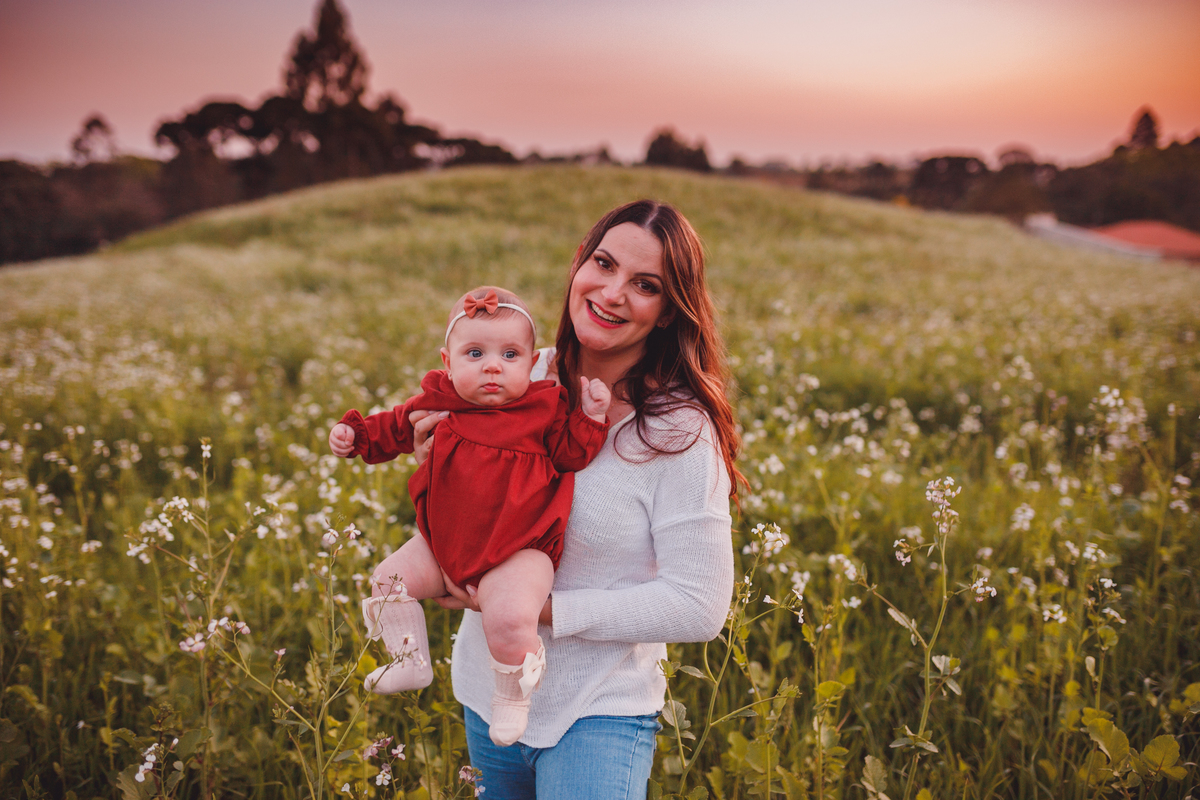 Fotografa familia Curitiba - life style menina Irmãs ensaio externo camomila