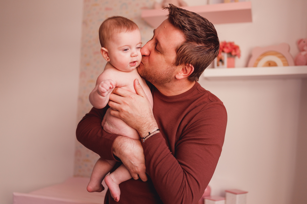 Fotografa familia Curitiba - life style menina Irmãs ensaio externo camomila