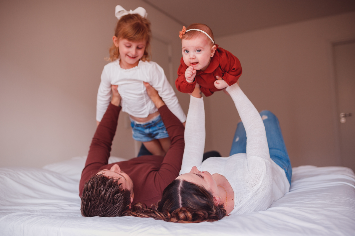 Fotografa familia Curitiba - life style menina Irmãs ensaio externo camomila