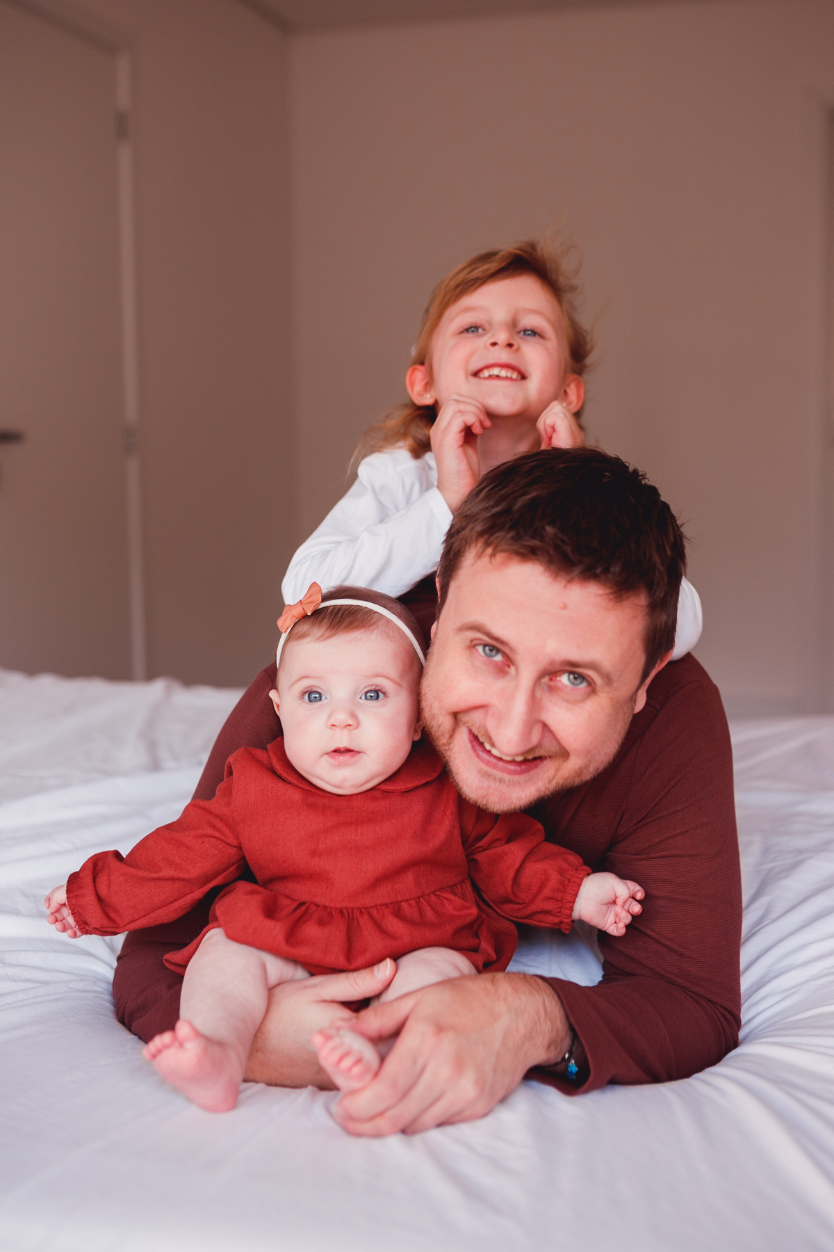 Fotografa familia Curitiba - life style menina Irmãs ensaio externo camomila