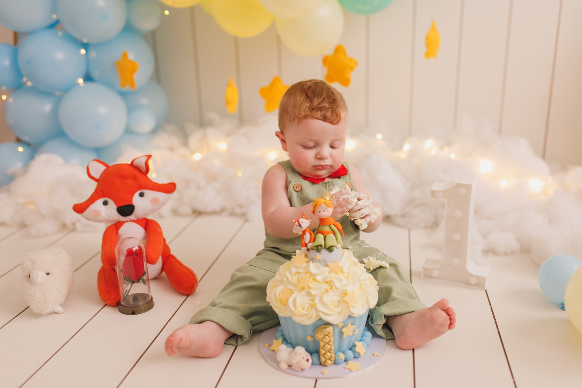 Fotografa familia Curitiba - smash the cake menino pequeno principe 