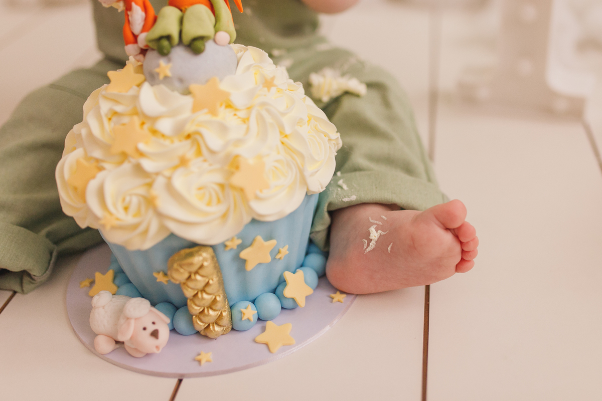 Fotografa familia Curitiba - smash the cake menino pequeno principe 