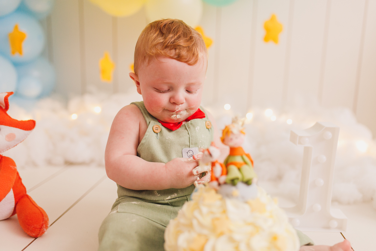 Fotografa familia Curitiba - smash the cake menino pequeno principe 