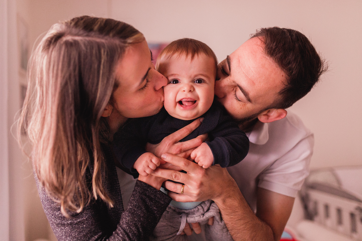 Fotografa Familia Curitiba - Life style irmãos casal ensaio em casa
