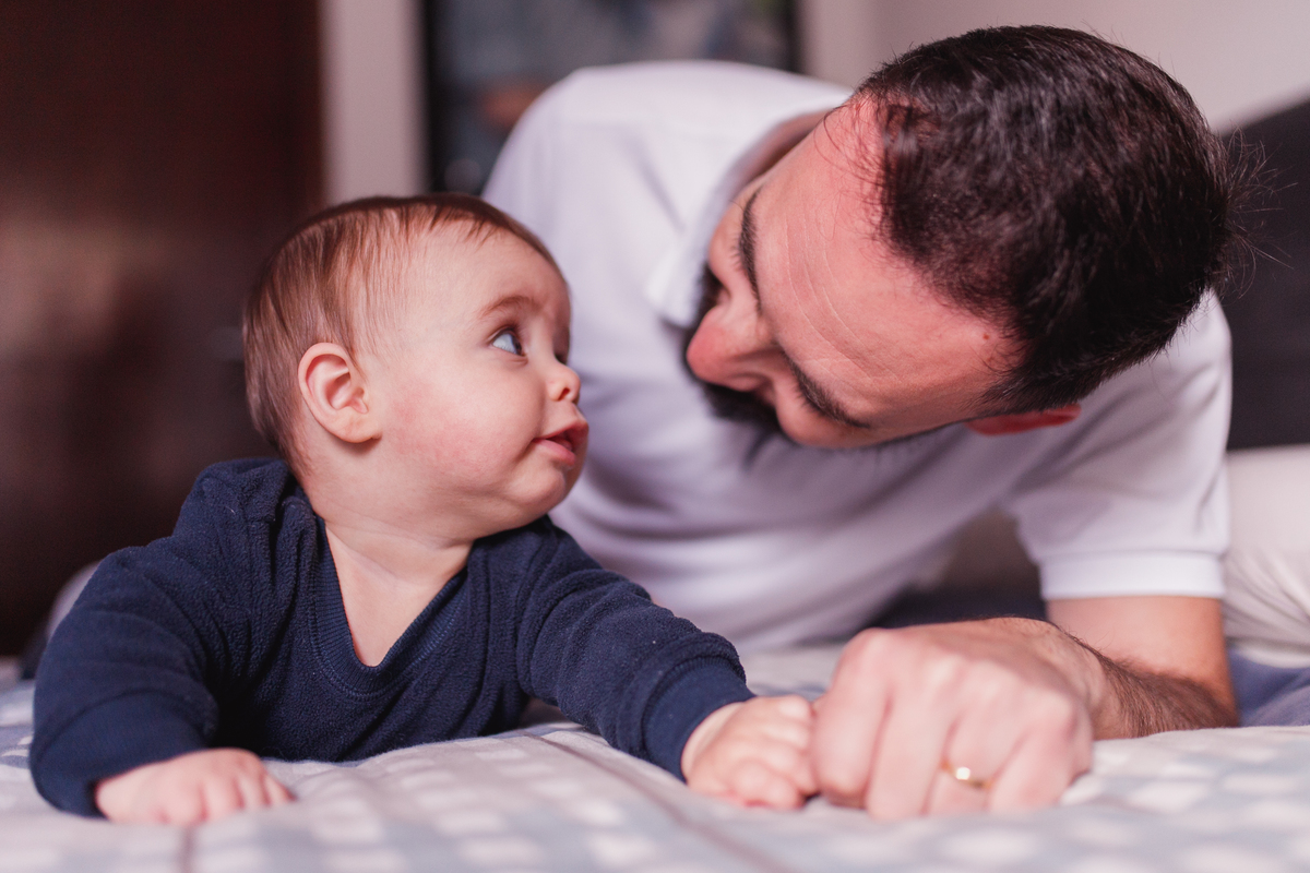Fotografa Familia Curitiba - Life style irmãos casal ensaio em casa
