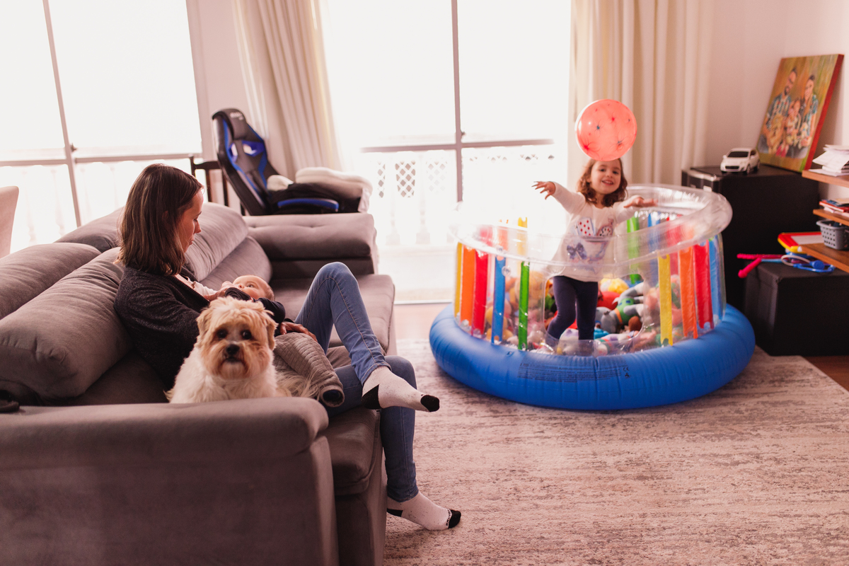 Fotografa Familia Curitiba - Life style irmãos casal ensaio em casa