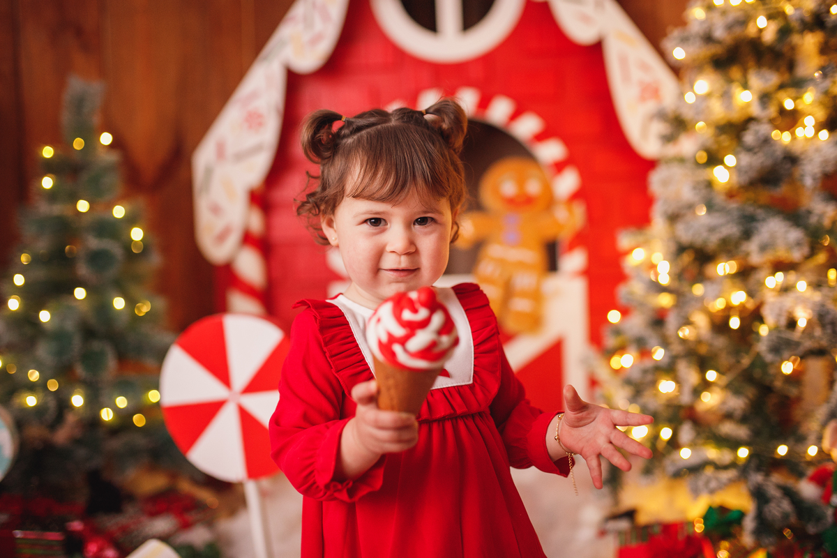 Fotografa familia Curitiba - ensaio de natal menina estudio interno 