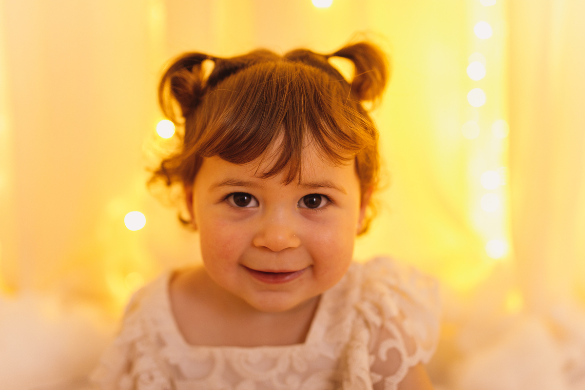 Fotografa familia Curitiba - ensaio de natal menina estudio interno 